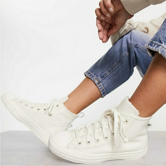 CONVERSE CHUCK TAYLOR FLEECED LINED SNEAKERS - Picture 1 of 16